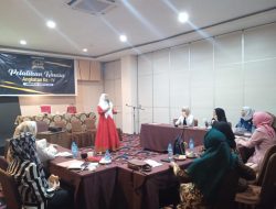 Yayasan Pendidikan Padma Resita Sultra Lakukan Pelatihan MC