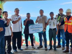 PT Antam UBPN Konut Bantu Nelayan Perbaiki Tambat Labuh TPI Molawe