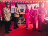 Ketua Bhayangkari Polres Konawe Bagi Bingkisan pada Petugas Operasi Ketupat 2023