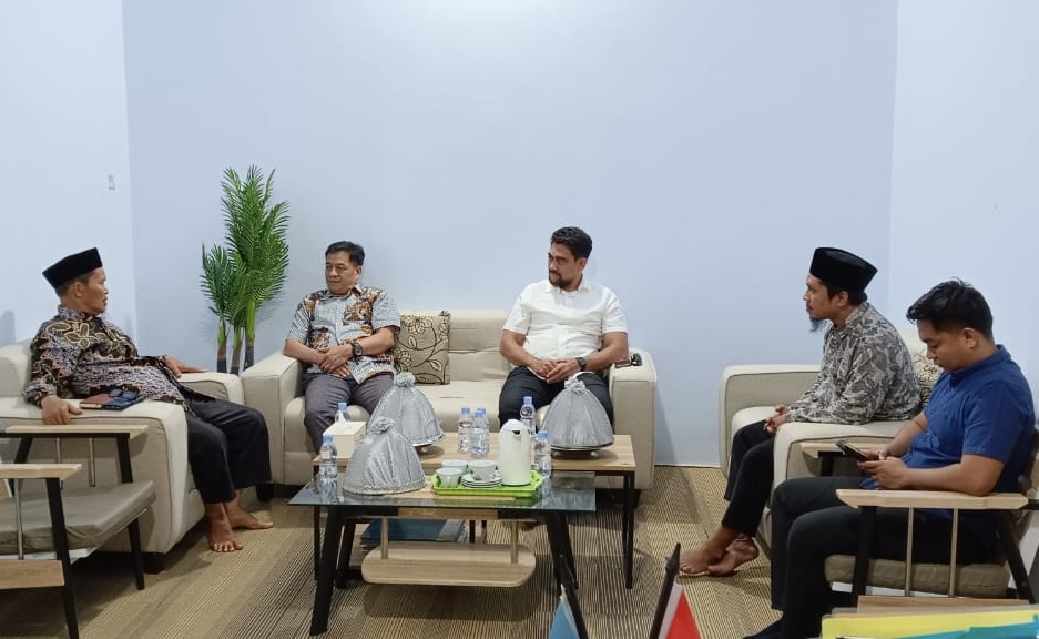 Pimpinan Wahdah Islamiyah Sultra Sambut Hangat Silaturahmi Kasatgaswil Densus 88 AT Polri Sultra
