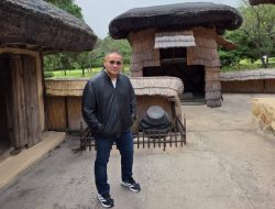 Menunggu Parade Militer Korea Utara