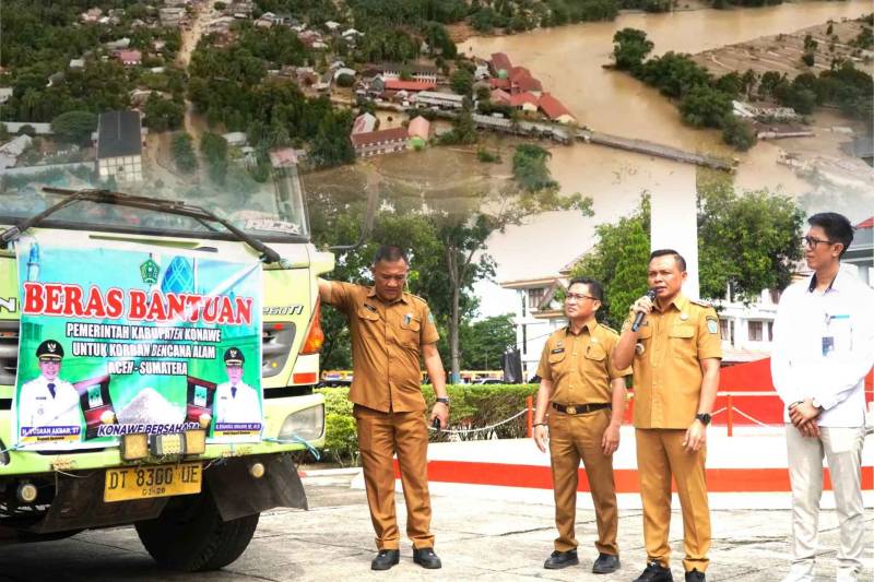 Konawe Kirim 100 Ton Beras untuk Warga Terdampak Bencana di Sumatera dan Aceh 1 1000356210 11zon