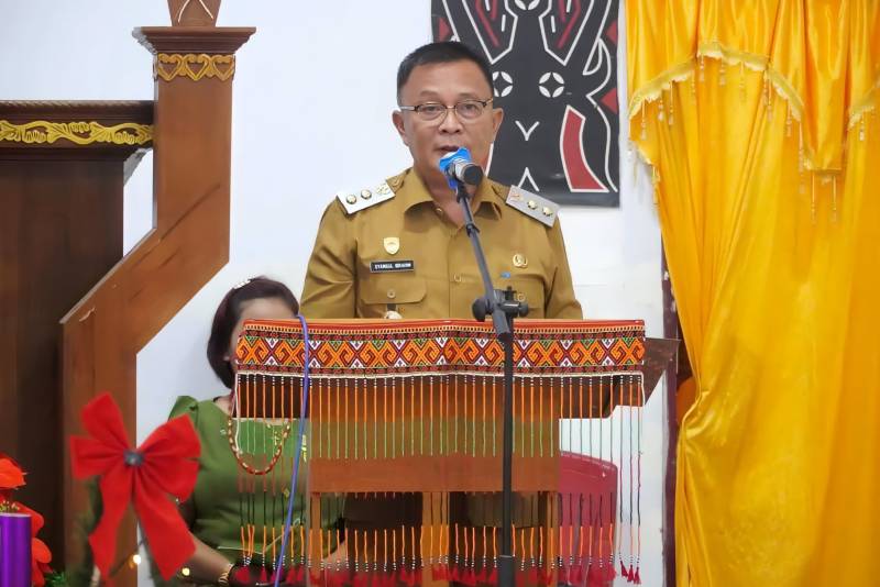 Hadiri Perayaan Natal dan HUT Gereja Toraja, Wabup Konawe Serukan Kebersamaan 1 1765912361492