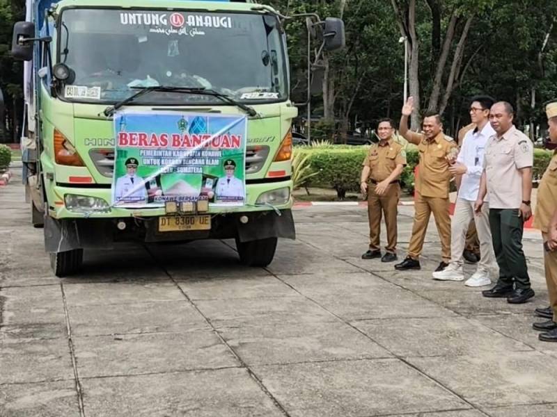 Konawe Kirim 100 Ton Beras untuk Warga Terdampak Bencana di Sumatera dan Aceh 2 IMG 2442