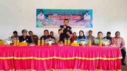 Perkuat Ekonomi Desa, Bupati Konawe Serahkan 500 Bibit Alpukat kepada Warga Watarema