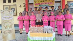 Tebar Berkah Ramadhan, Polsek Tongauna dan Bhayangkari Bagikan Takjil Gratis